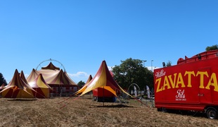 Installation sauvage du cirque Zavatta sur des terrains privés